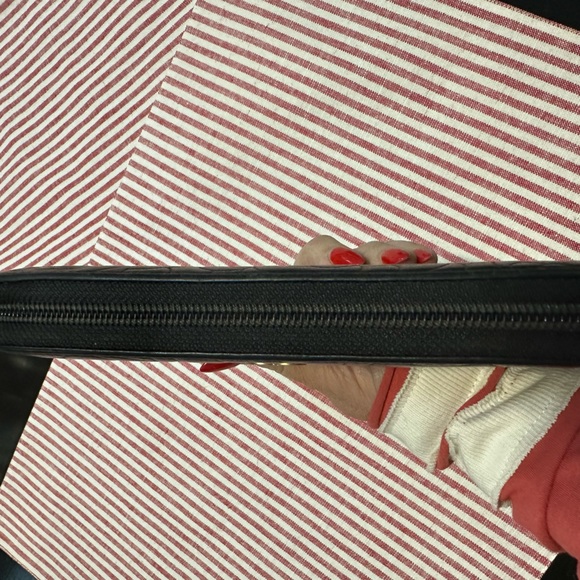 Chanel Camillia calfskin zip wallet. - Picture 6 of 12